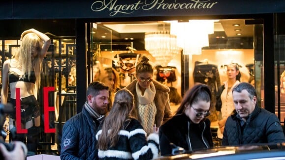 Gigi et Bella Hadid à Paris : Shopping sexy pour les soeurs mannequins