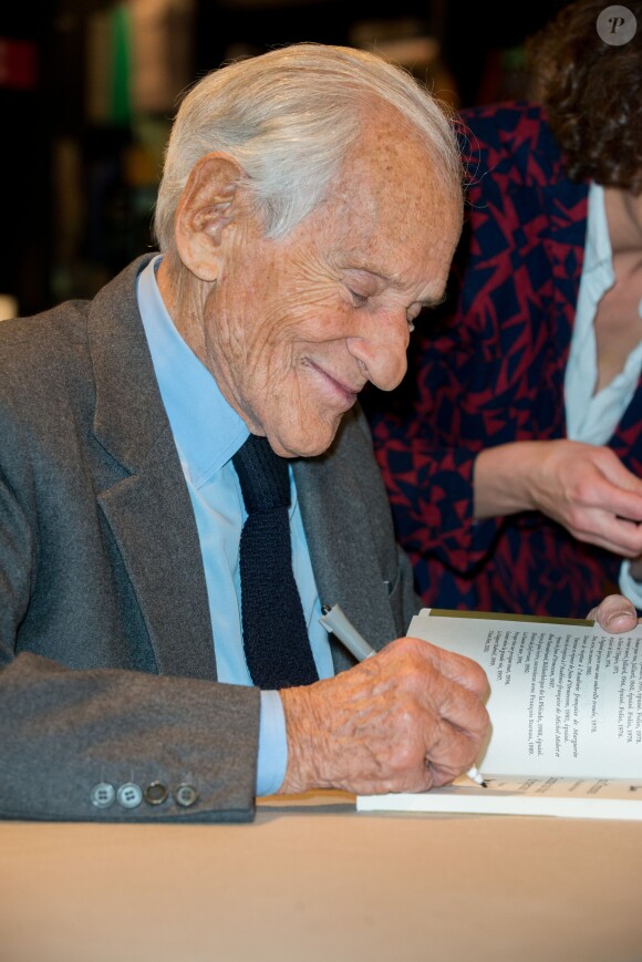 Exclusif - Jean d'Ormesson à Bruxelles lors de la présentation de son nouveau livre "Comme un chant d'espérance" le 27 novembre 2014