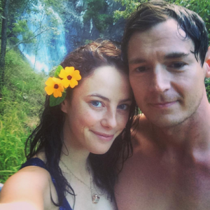 Kaya Scodelario et l'acteur Benjamin Walker se sont mariés en secret. Photo publiée sur sa page Instagram au mois de décembre 2015.