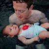 Le 24 janvier 2016, Mark Zuckerberg a publié une photo de sa fille Maxima tandis qu'elle prend son premier bain.