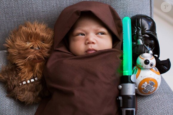 Sur sa page Facebook, Mark Zuckerberg a publié une photo de sa petite fille Maxima déguisée en Jedi. Le 17 décembre 2015.