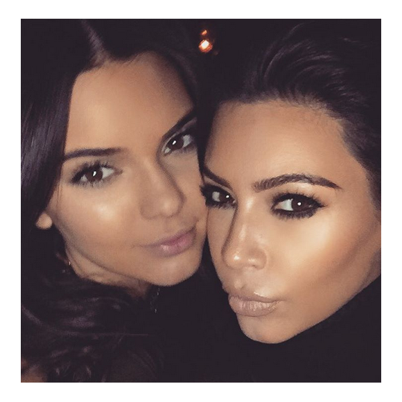 Kim Kardashian a publié une photo d'elle et sa soeur Kendall Jenner sur sa page Instagram, le 25 janvier 2015.