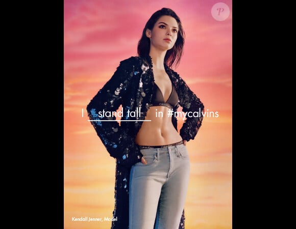 Kendall Jenner - Campagne printemps 2016 des lignes Calvin Klein Collection, Calvin Klein Platinum, Calvin Klein Jeans et Calvin Klein Underwear. Photo par Tyrone Lebon.