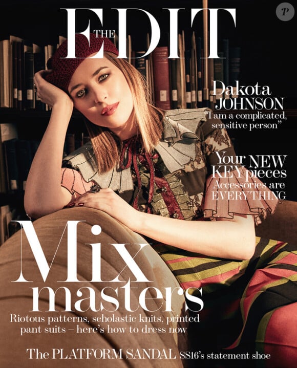 Dakota Johnson habillée en Gucci sur la couverture du magazine The Edit.