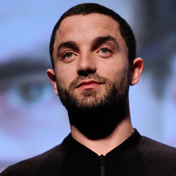 Guillaume Gouix assiste à l'ouverture du 23e Festival International du Film Fantastique de Gérardmer, le 28 Janvier 2016.
