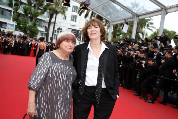Agnès Varda, Jane Birkin - Montée des marches du film "La Glace et le Ciel" pour la cérémonie de clôture du 68e Festival du film de Cannes, le 24 mai 2015.