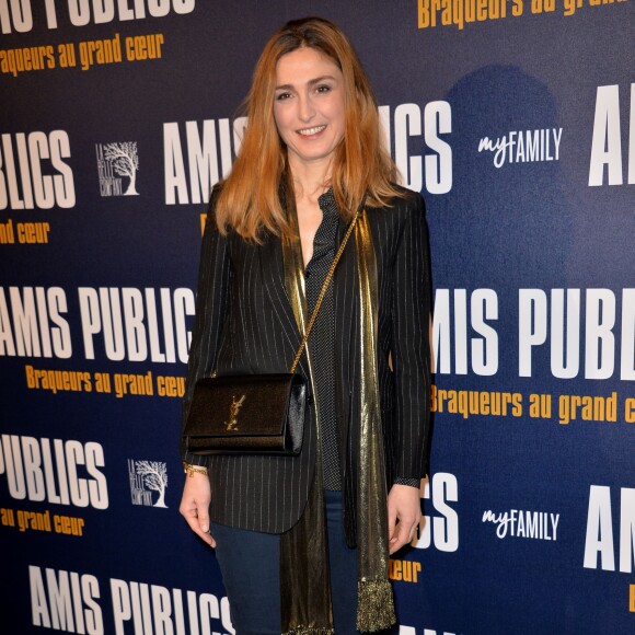 Julie Gayet - Avant-première du film "Amis Publics" au cinéma UGC Normandie à Paris, le 1er février 2016. © Veeren/Bestimage