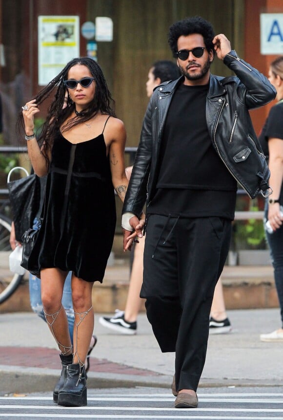 Exclusif - Premières images de Zoe Kravitz et son nouveau compagnon Twin Shadow (George Lewis Jr) en amoureux à New York le 16 juillet 2015.