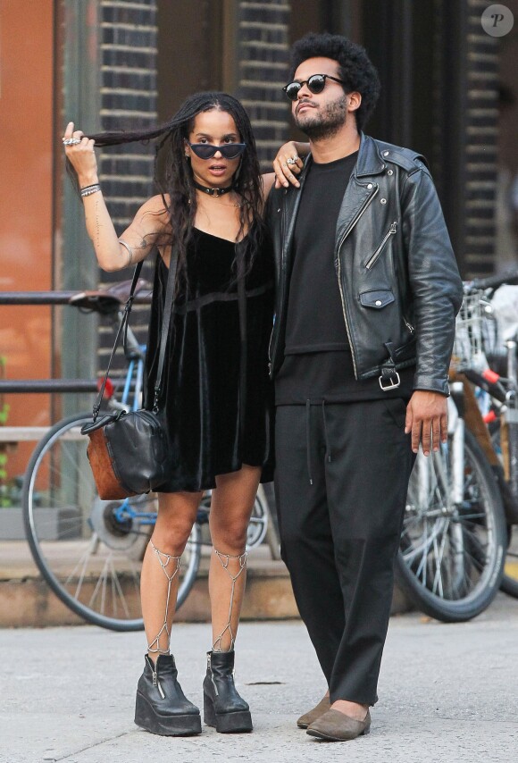 Exclusif - Premières images de Zoe Kravitz et son nouveau compagnon Twin Shadow (George Lewis Jr) en amoureux à New York le 16 juillet 2015.