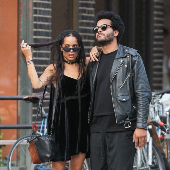 Exclusif - Premières images de Zoe Kravitz et son nouveau compagnon Twin Shadow (George Lewis Jr) en amoureux à New York le 16 juillet 2015.