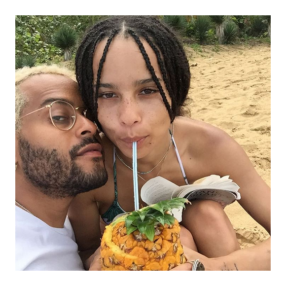 Twin Shadow a publié sur sa page Instagram une photo de lui et son amoureuse Zoë Kravitz, au mois de janvier 2016.