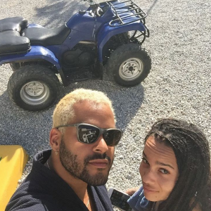 Twin Shadow a publié sur sa page Instagram une photo de lui et son amoureuse Zoë Kravitz, au mois de janvier 2016.