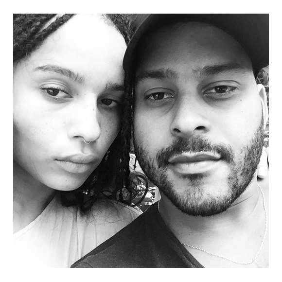 Twin Shadow a publié sur sa page Instagram une photo de lui et son amoureuse Zoë Kravitz, au mois de novembre 2015.