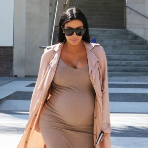 Kim Kardashian enceinte est allée déjeuner au restaurant La Scala à Beverly Hills, le 22 octobre 2015.