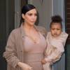 Kim Kardashian et sa fille North West à New York. Le 16 septembre 2015.