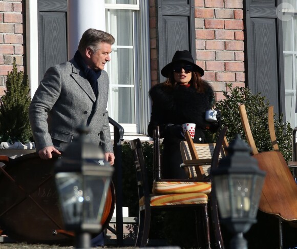 Exclusif - Alec Baldwin et Salma Hayek sur le tournage du film "Drunk Parents" à New Rochelle. Le 21 janvier 2016