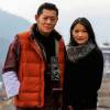 Le roi-dragon Jigme Khesar du Bhoutan et la reine Jetsun Pema, ici en photo le 20 janvier 2016 devant le palais Tashichhodzong (siège du gouvernement), ont eu le 5 février 2016 leur premier enfant, le Gyalsey.