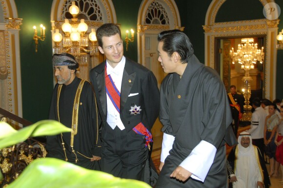 Le prince Jigme Khesar du Bhoutan avec le prince Alois de Liechtenstein le 13 juin 2006 à Bangkok.