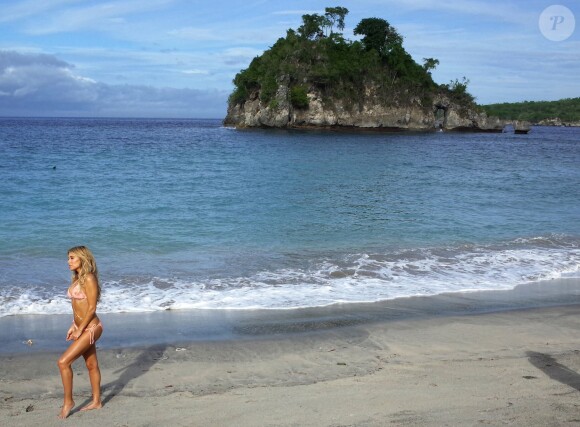 Exclusif - Sylvie Meis, l'ex de Rafael van der Vaart, en plein shooting à Bali le 4 février 2016