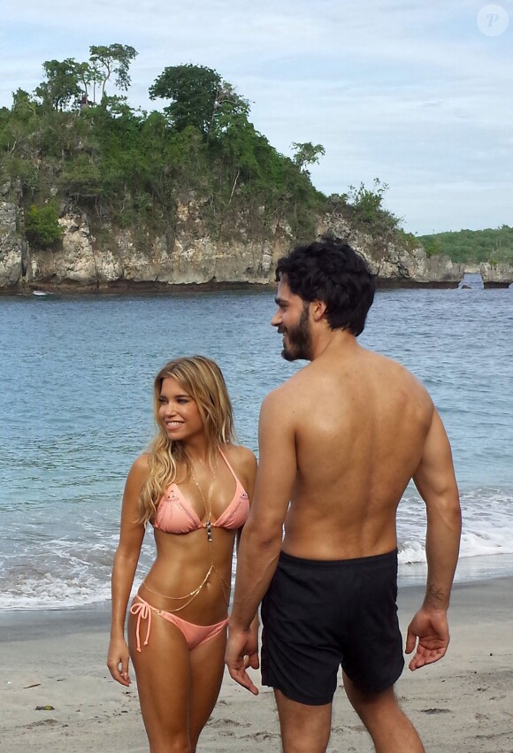 Exclusif - Sylvie Meis, l'ex de Rafael van der Vaart, en plein shooting à Bali le 4 février 2016