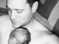 Michael Bublé et son petit Elias blotti contre lui : Un câlin attendrissant !