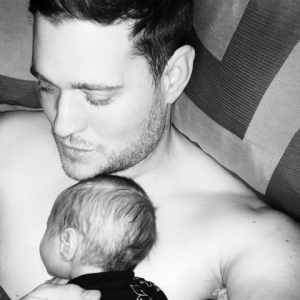 Michael Bublé a publié une photo de lui et son fils Elias sur sa page Instagram, le 10 février 2016.