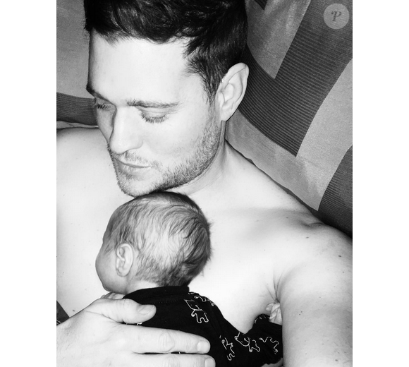 Michael Bublé a publié une photo de lui et son fils Elias sur sa page Instagram, le 10 février 2016.