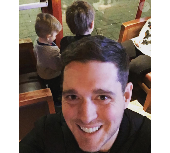 Michael Bublé a publié une photo de lui et son fils Noah sur sa page Instagram, le 8 février 2016.