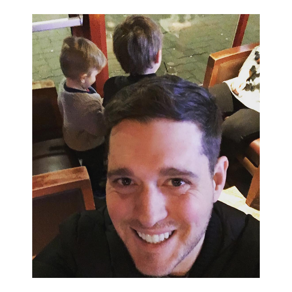 Michael Bublé a publié une photo de lui et son fils Noah sur sa page Instagram, le 8 février 2016.