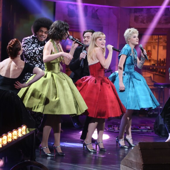 Exclusif - Les chanteurs de la comédie musicale "Résiste" - Enregistrement de l'émission "Du côté de chez Dave", diffusée le 10 janvier sur France 3. Le 9 décembre 2015 © CVS / Bestimage