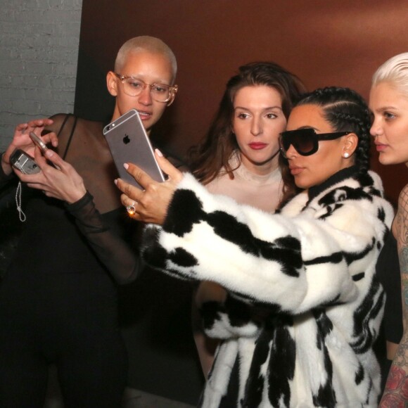 Brianna, Hafiia Mira, Kim Kardashian et Amina Blue assistent à la soirée de lancement du Yeezy Season 2 Zine à New York. Le 10 février 2016.