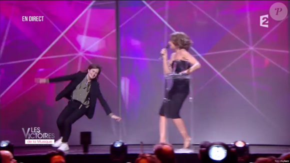 Christine and The Queens reçoit la Victoire du Concert de l'année - Victoires de la musique au Zénith de Paris, le 12 février 2016.
