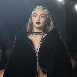 Gigi Hadid lors du défilé de Rihanna, Fenty x Puma, à New York durant la Fashion-Week, le 12 février 2016