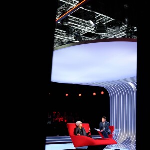 Exclusif - Françoise Hardy et Marc-Olivier Fogiel, lors de l'enregistrement de l'émission Le Divan, le 29 janvier 2016, pour une diffusion le mardi 16 février 2016 à 23h10 sur France 3.