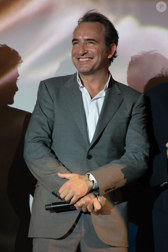 Semi-exclusif - Jean Dujardin - Avant première du film "Un + Une" de Claude Lelouch à l'UGC Normandie à Paris le 23 novembre 2015.