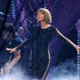 Taylor Swift lors des 58e Grammy Awards le 15 février 2016 à Los Angeles. La chanteuse, qui a interprété Out of the Woods en ouverture, a reçu trois trophées.