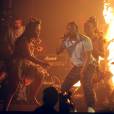 Kendrick Lamar a enflammé la 58e cérémonie des Grammy Awards à Los Angeles le 15 février 2016, où il a raflé cinq trophées.