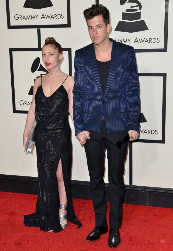 Mark Ronson et sa compagne Joséphine de La Baume lors des 58e Grammy Awards à Los Angeles le 15 février 2016