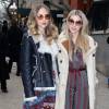 Suki et Immy (Imogen) Waterhouse arrivent à la Park Avenue Armory pour assister au défilé Tommy Hilfiger (collection automne-hiver 2016-2017). New York, le 15 février 2016.