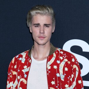 Justin Bieber - People au défilé Saint Laurent à Hollywood le 10 février 2016.