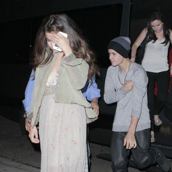 Exclusif - Justin Bieber et Selena Gomez dans les rues de West Hollywood, le 25 août 2012