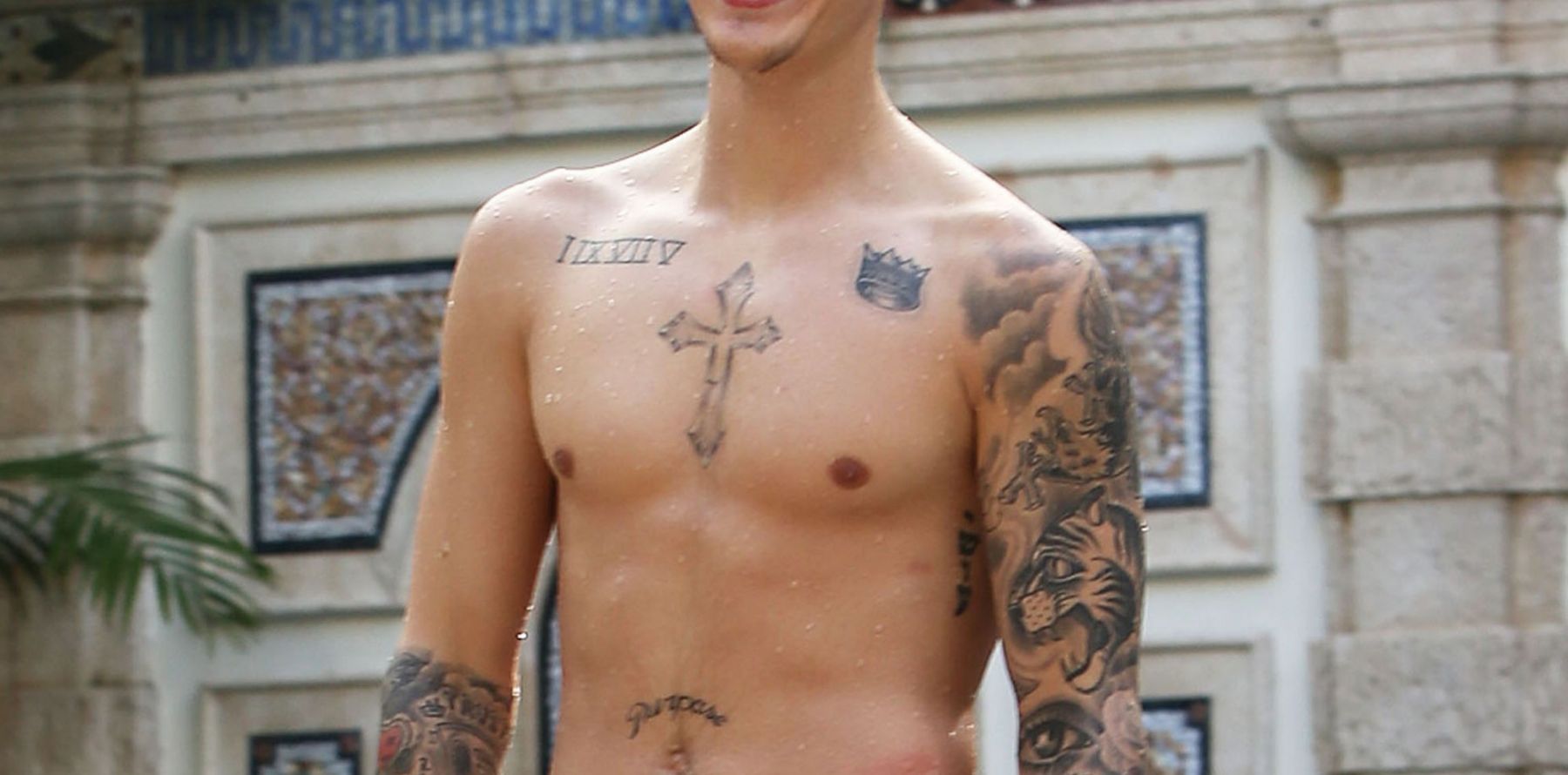  Justin  Bieber  Son pass  Selena  Gomez et ce tatouage  qu 