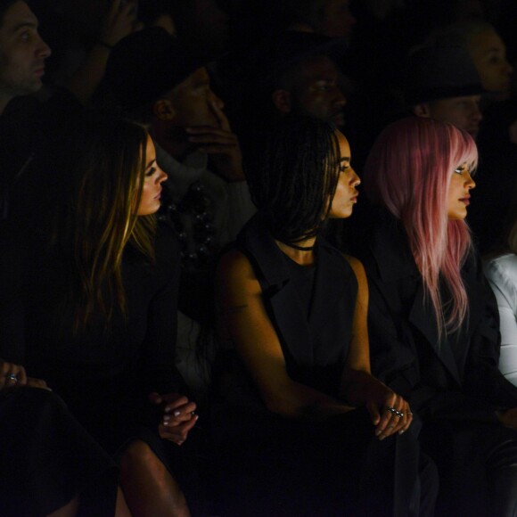 Hannah Davis, Jesinta Campbell, Zoë Kravitz, Kylie Jenner et Jordyn Woods au premier rang du défilé Vera Wang (collection automne-hiver 2016-2017) au Skylight at Moynihan Station. New York, le 16 février 2016.