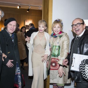 Bernard-Henri Lévy, Philippe Katerine, Arielle Dombasle, Julie Depardieu et Karl Zéro - Arielle Dombasle présente son parfum "Le secret d'Arielle" par Mauboussin à la Galerie du Passage de Pierre Passebon à Paris le 16 février 2016