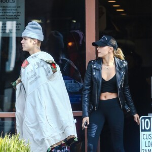 Exclusif - Justin Bieber et Hailey Baldwin à la sortie du restaurant Nate 'n Al à Beverly Hills le 11 janvier 2016.