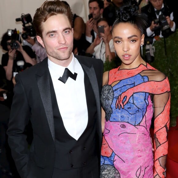 FKA Twigs, Robert Pattinson - Soirée Costume Institute Gala 2015 (Met Ball) au Metropolitan Museum, célébrant l'ouverture de Chine: à travers le miroir à New York. Le 4 mai 2015.