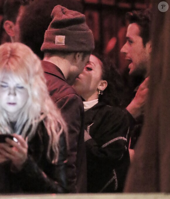 Exclusif - Robert Pattinson est très proche de sa petite-amie FKA Twigs à Los Angeles, le 18 décembre 2014
