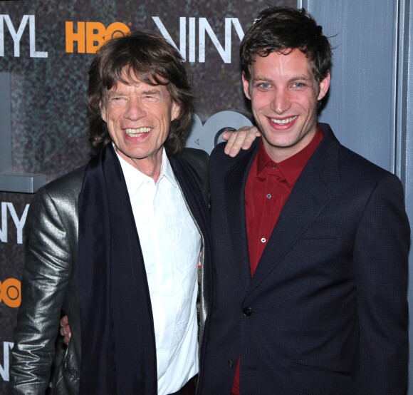 Mick Jagger et son fils James à la première de la série "Vinyl" au Ziegfeld Theatre à New York, le 15 janiver 2016.