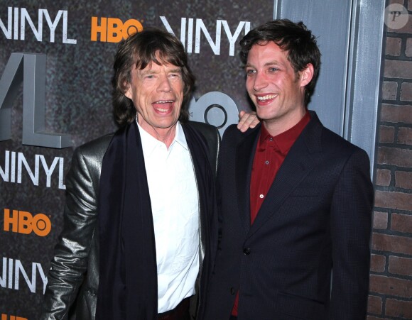 Mick Jagger et son fils James à la première de la série "Vinyl" au Ziegfeld Theatre à New York, le 15 janiver 2016.