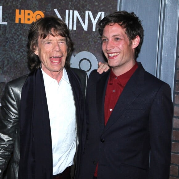 Mick Jagger et son fils James à la première de la série "Vinyl" au Ziegfeld Theatre à New York, le 15 janiver 2016.